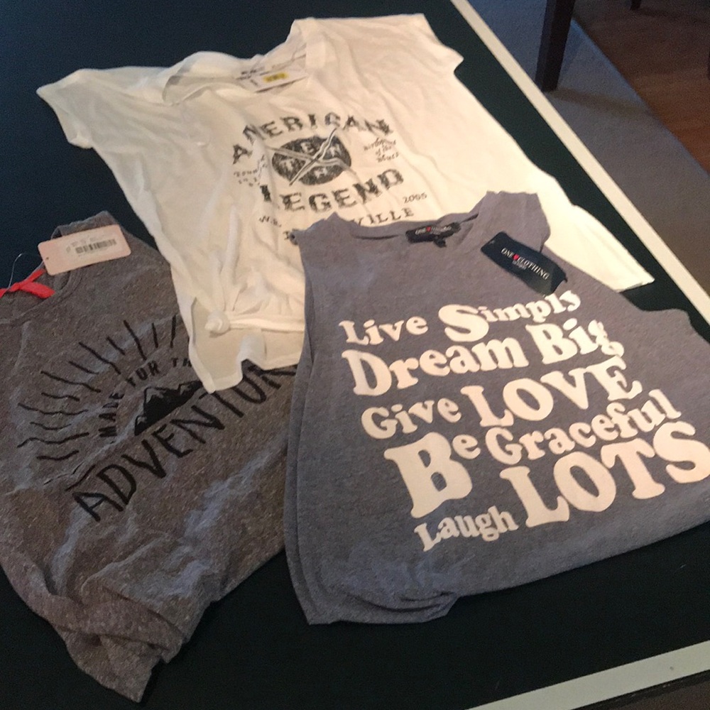 LOT of 3 - Graphic T’s